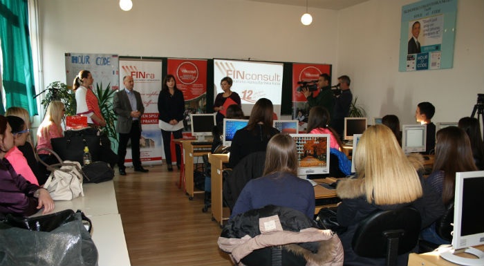 Donacija računarske opreme Ekonomsko-trgovinskoj školi Tuzla