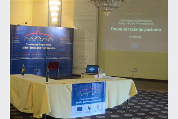 Na Forumu za traženje partnera u Tuzli 300 učesnika i 120 institucija