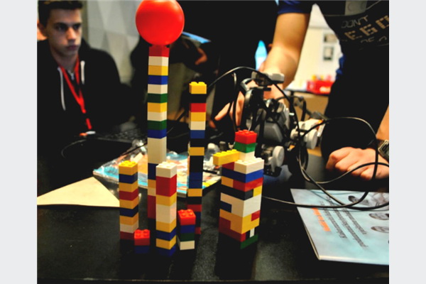 Nove tehnologije u obrazovanju: Studenti razvijali robote od Lego kockica 