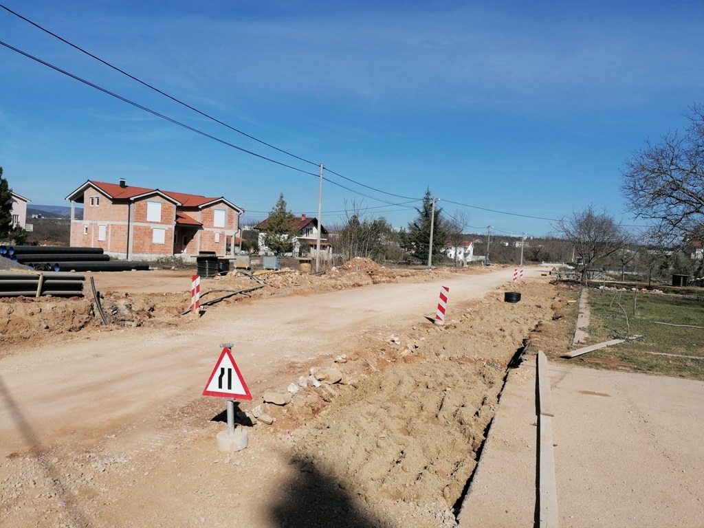 Pogledajte radove na regionalnoj cesti Tromeđa - Zvirovići