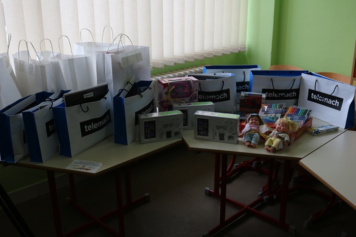 Telemach donirao školski pribor, tablet uređaje i igračke DC Bubamara