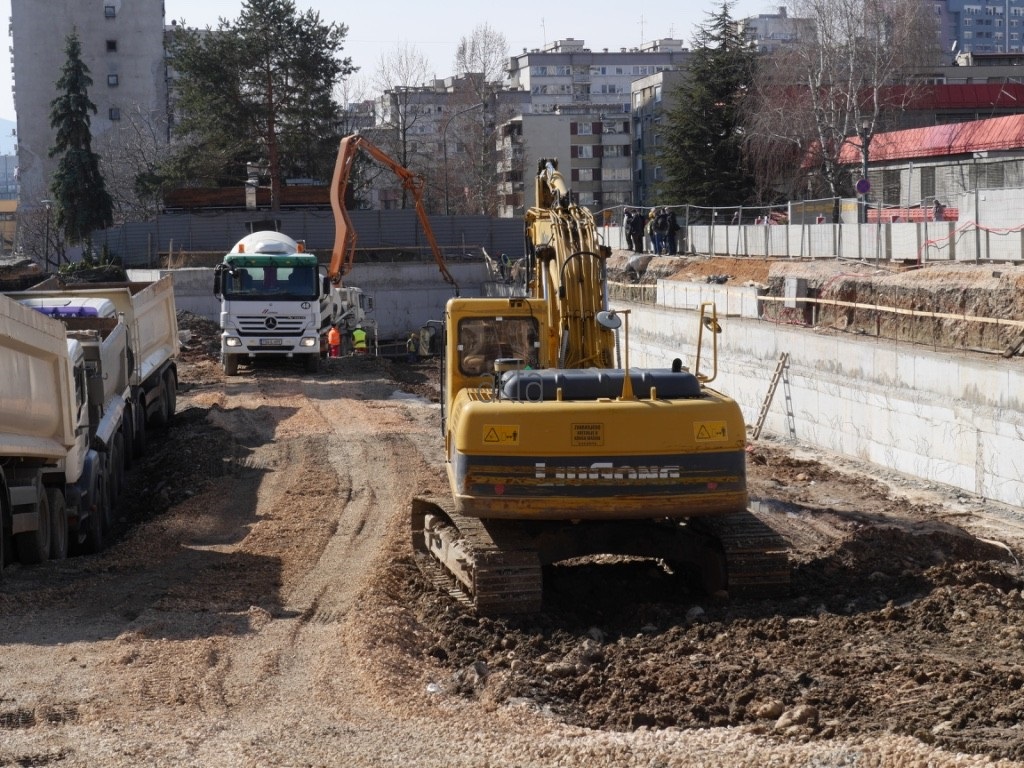 Nastavlja se izgradnja podzemne garaže u Kolodvorskoj, riješeno i pitanje saobraćaja