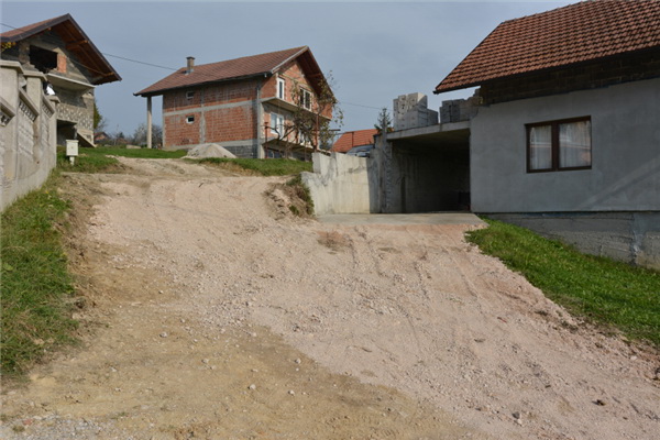 Nastavljena izgradnja vodovodne mreže u MZ Dobroševići
