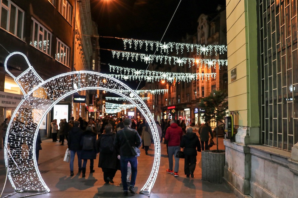 Sarajevo konačno ukrašeno raskošnim svjetlosnim dekoracijama