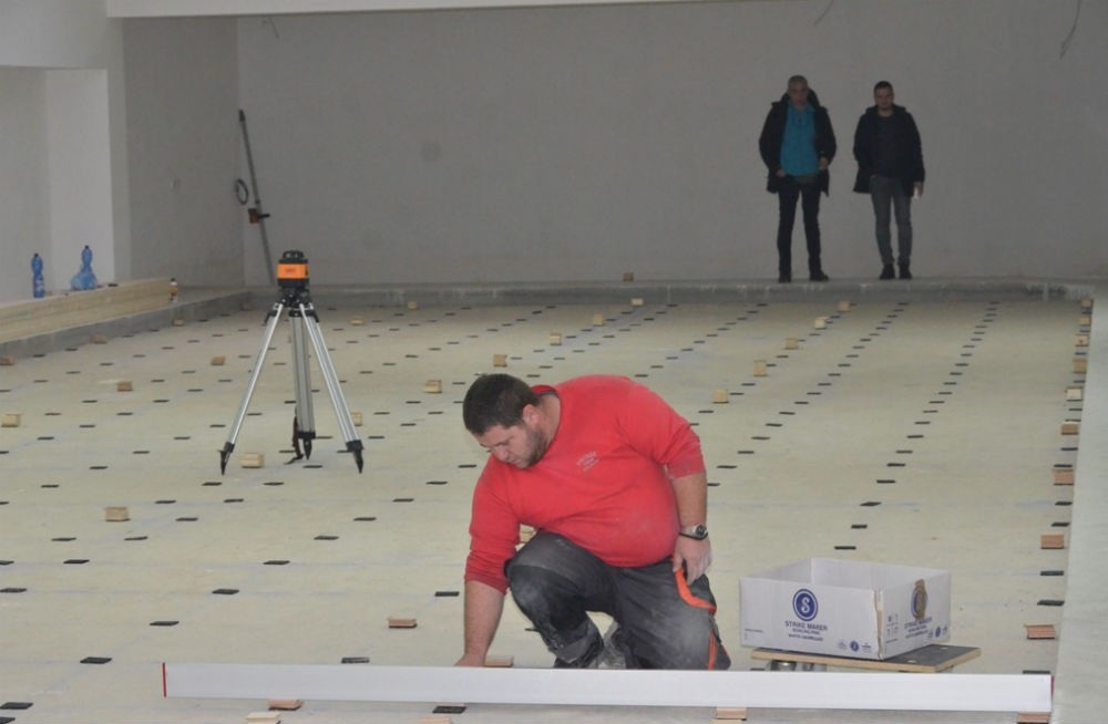 U Sportskoj dvorani Novo Sarajevo počela prva faza montiranja kuglane
