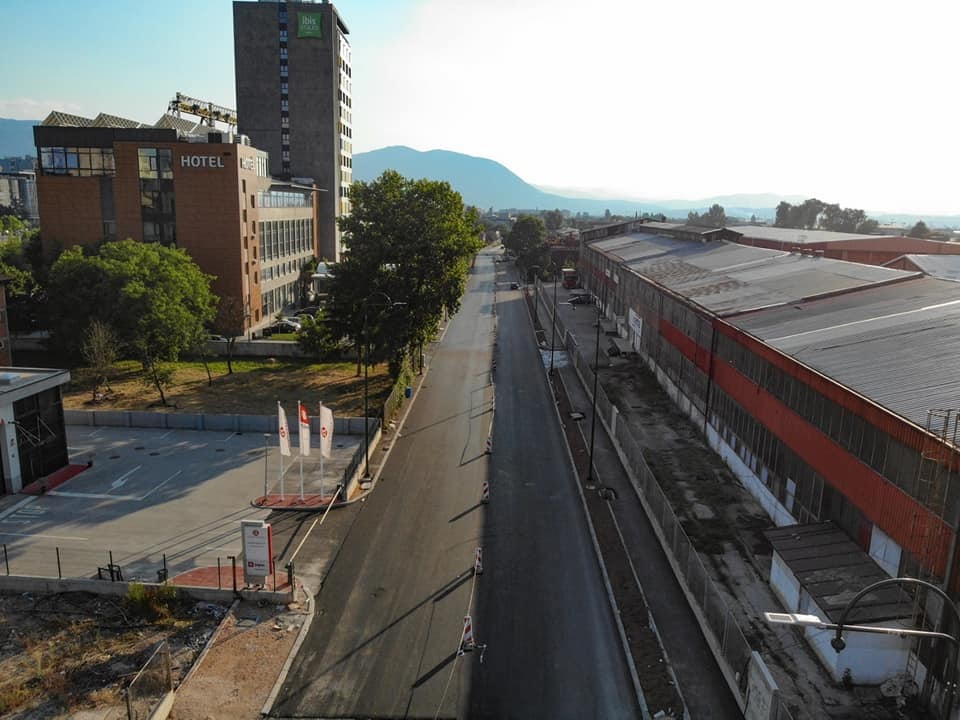 Tokom vikenda postavljen završni sloj asfalta u ulici Džemala Bijedića u Sarajevu