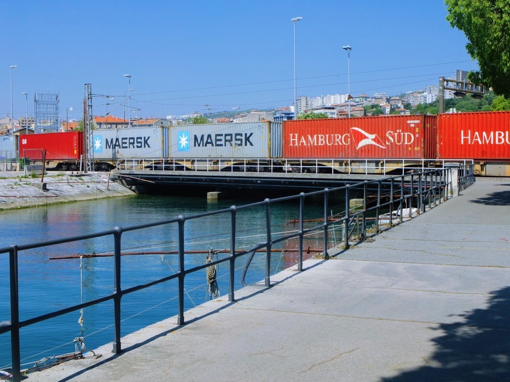 Euro- Asfalt radi na rekonstrukciji kontejnerskog željezničkog terminala (Foto)