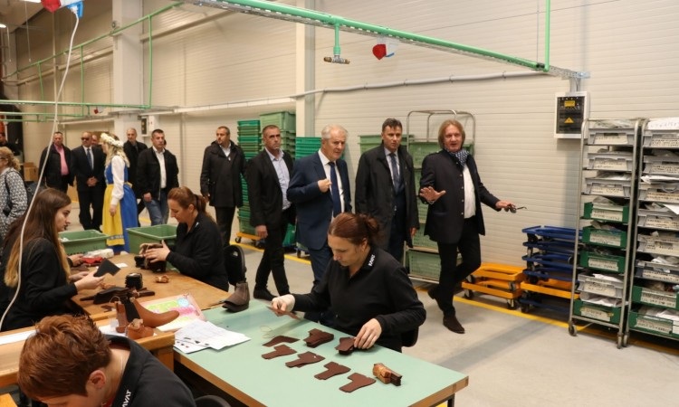 U Novom Travniku svečano otvoren pogon švedske fabrike 'Kavat'