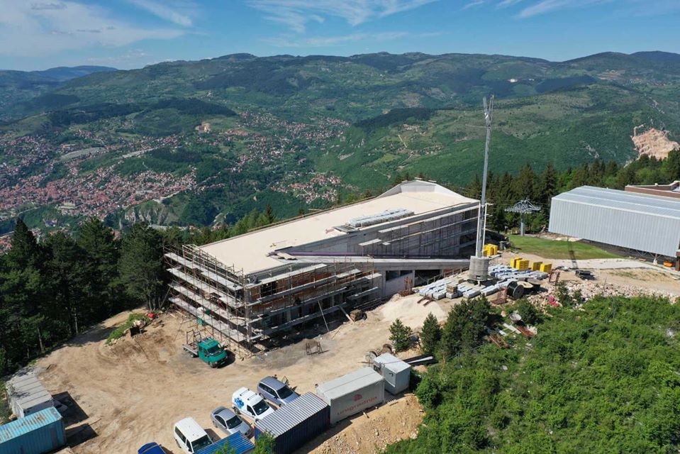 Pogledajte kako napreduju radovi na trebevićkom Vidikovcu (Foto)