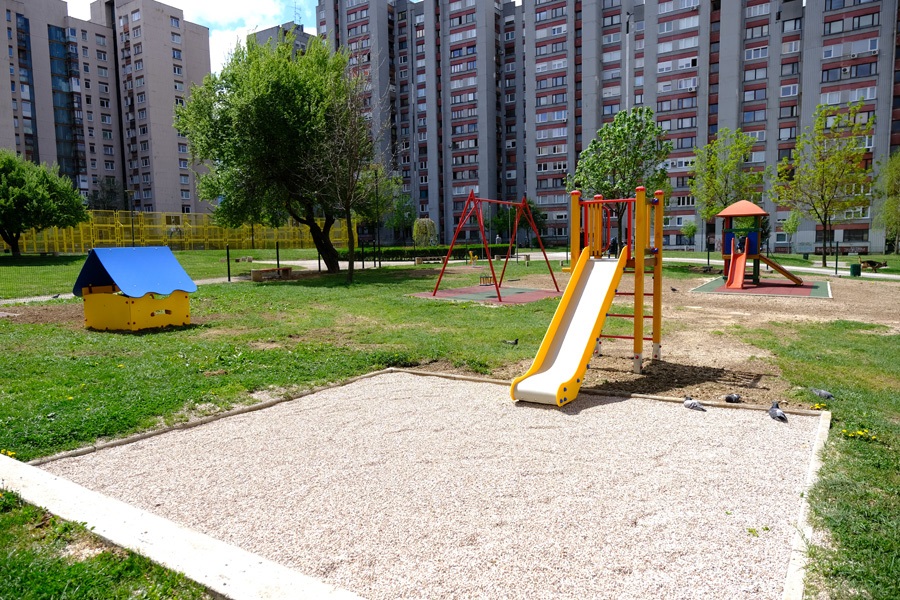 Obnovljeno dječije igralište u C fazi Alipašinog Polja (Foto)