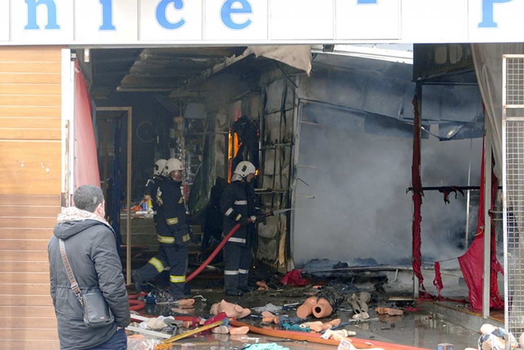 Dan nakon požara: Počeo uviđaj na zgarištu Gradske pijace u Tuzli