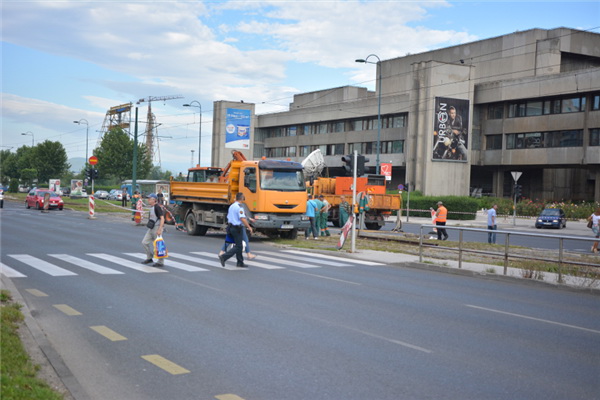 Počela izgradnja saobraćajnice na spoju ulice Gradačačka i V transverzale