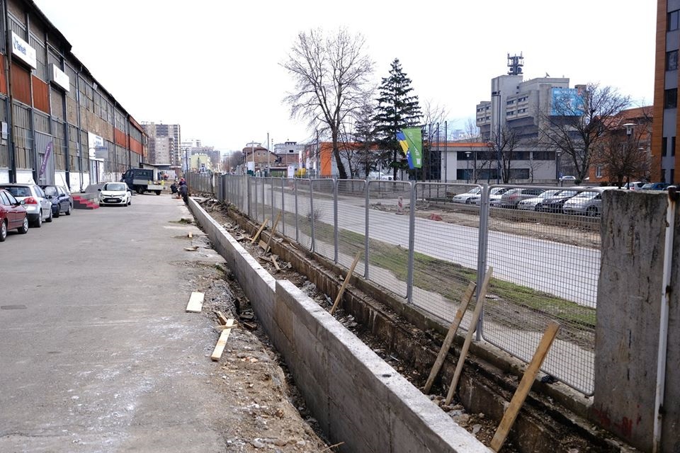 Pripremni radovi za rekonstrukciju i proširenje ulice Džemala Bijedića (Foto)