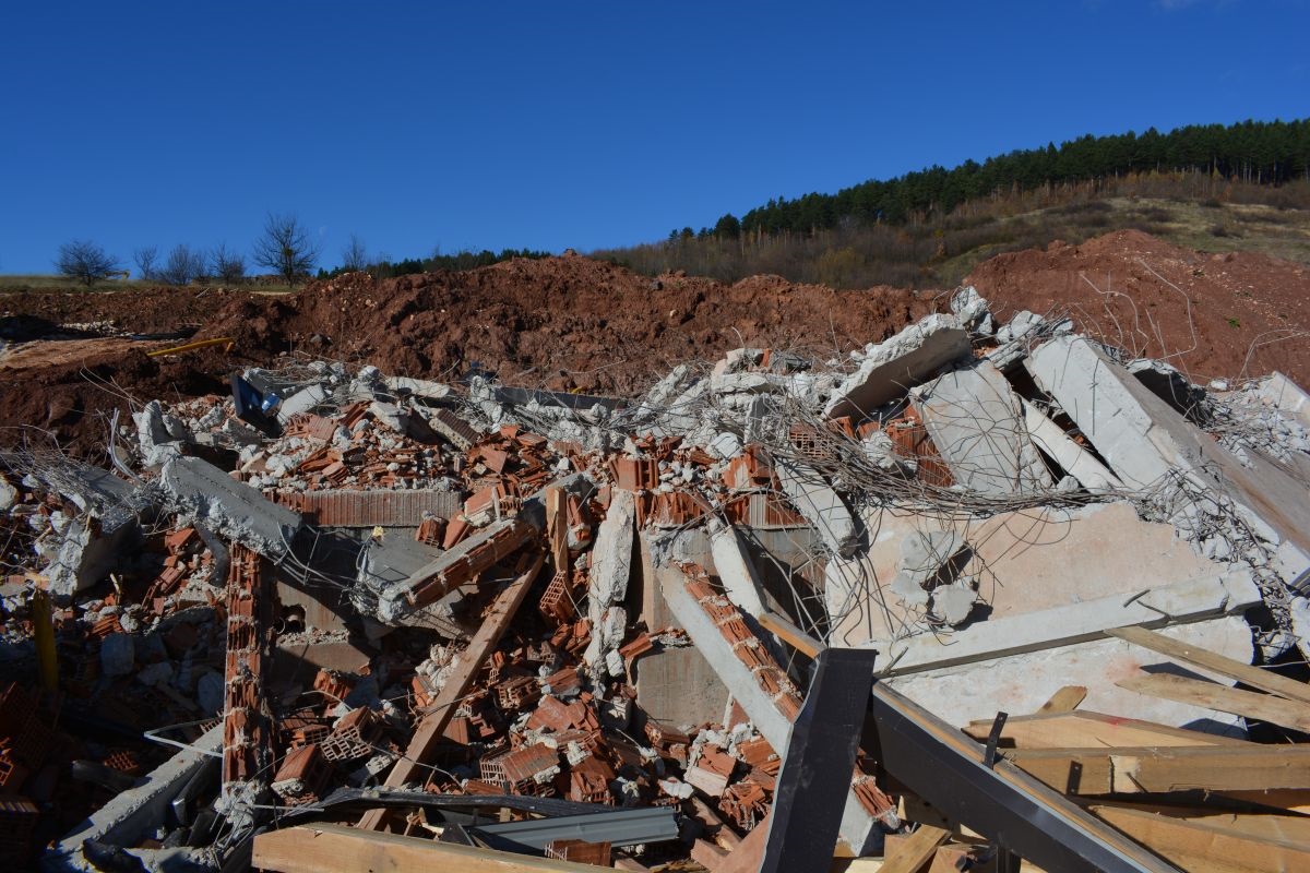Počelo rušenje objekata naselja 'Saraya Resort' na Hladivodama
