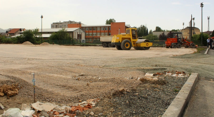 Počela izgradnja parking prostora kod Srednjoškolskog centra u Živinicama