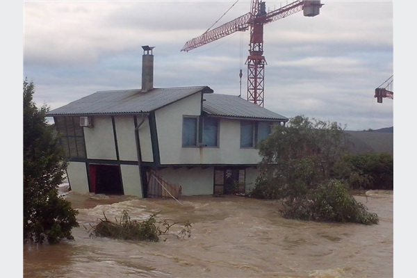 Višemilionske štete u poplavljenoj industrijskoj zoni u Gračanici