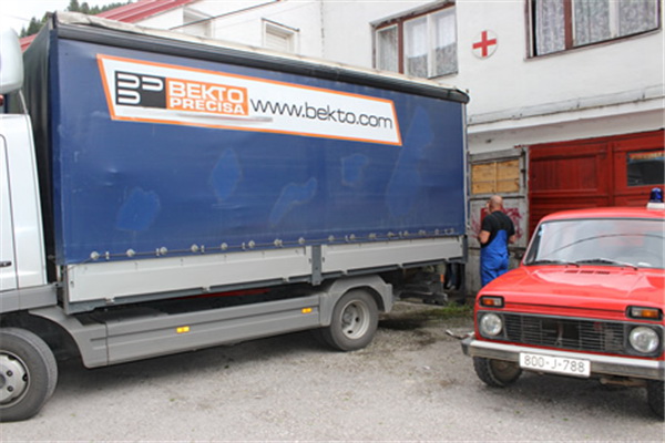 Donacija firme Bekto Precisa: 1400 lopata za Vareš
