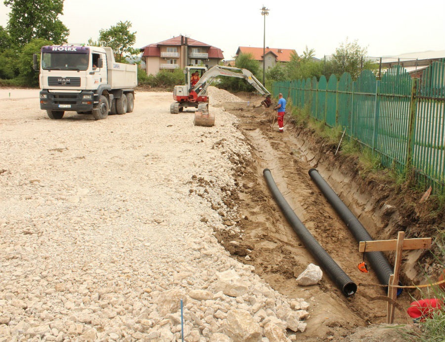 Počela izgradnja parking prostora kod Srednjoškolskog centra u Živinicama