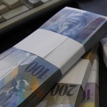 Rast švicarskog franka imat će negativne efekte na firme i građane