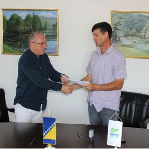 Potpisan ugovor za čišćenje i uređenje potoka Baštra u Bosanskoj Krupi