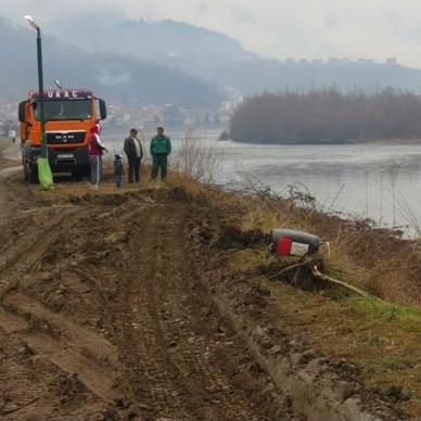 U toku radovi na uređenju korita rijeke Drine