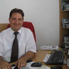 Kenan Musemić, rukovodilac prodaje i zamjenik direktora Inter Auto Tuzla: Rodio se, odrastao, školovao i zaposlio - sve u stotinu metara