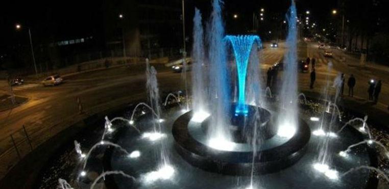 Fontana na GGM-u u Zenici u plavom svjetlu