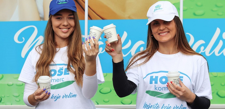 Hoše komerc za Međunarodni dan kafe počastio Sarajlije 'slatkom'