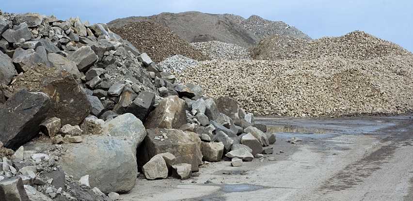 Kamenolom Komotin: proizvodnja kamena - standardnih kamenih agregata za beton (Foto)