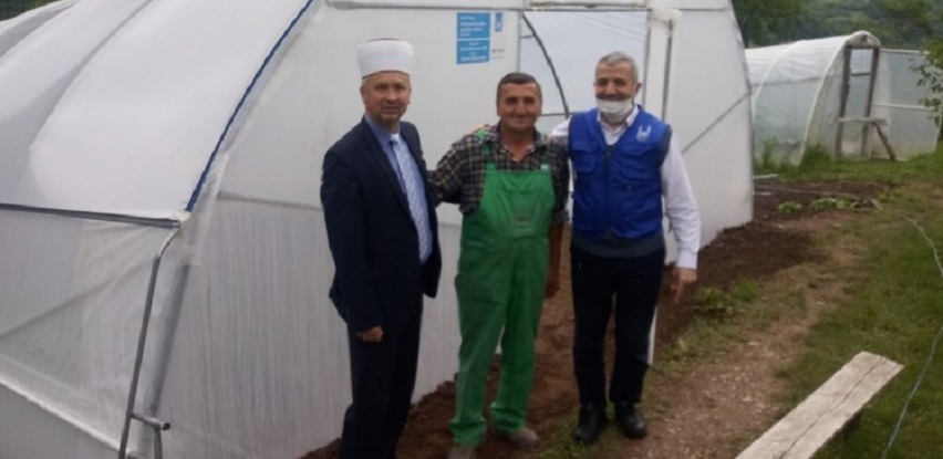Islamic Relief donirala plastenike i sjemena povratnicima u Novom Goraždu