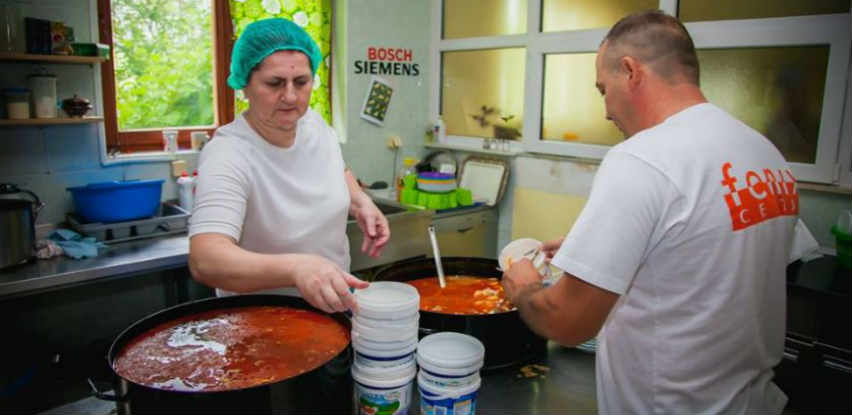 Narodna kuhinja Centra Fenix svaki dan priprema besplatne obroke za sugrađane