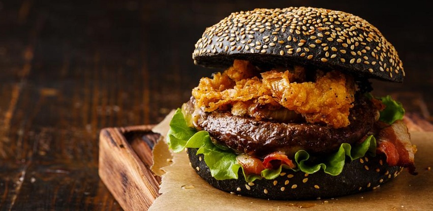 Crno burger pecivo: svi pričaju o njemu!