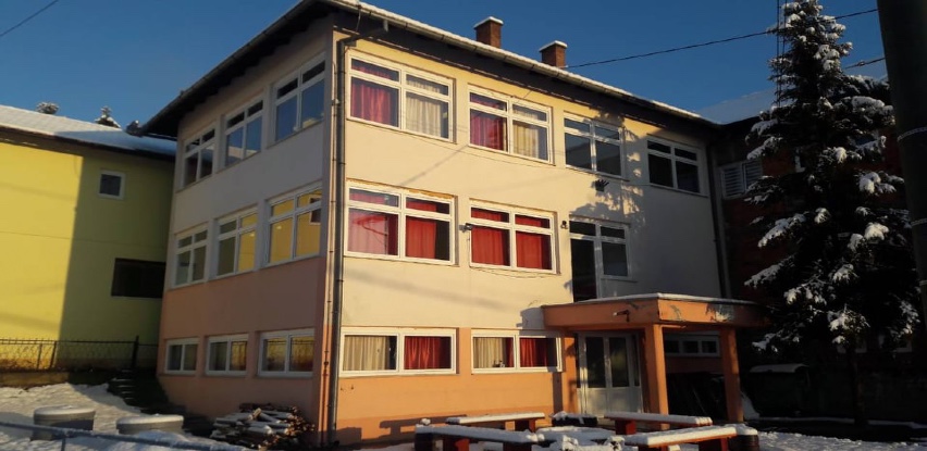 Grad Gračanica finansirala zamjenu stolarije u područnoj školi u Škahovici
