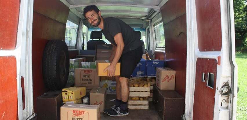 Centar Fenix uručio donaciju organiziciji koja pomaže migrantima